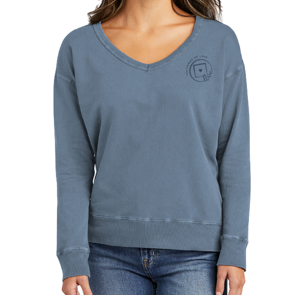 59 | V Neck Sweatshirt | Faded Denim Blue